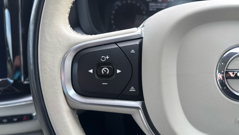 Volvo Xc60 2.0 D4 Momentum 5dr AWD Geartronic Diesel Estate